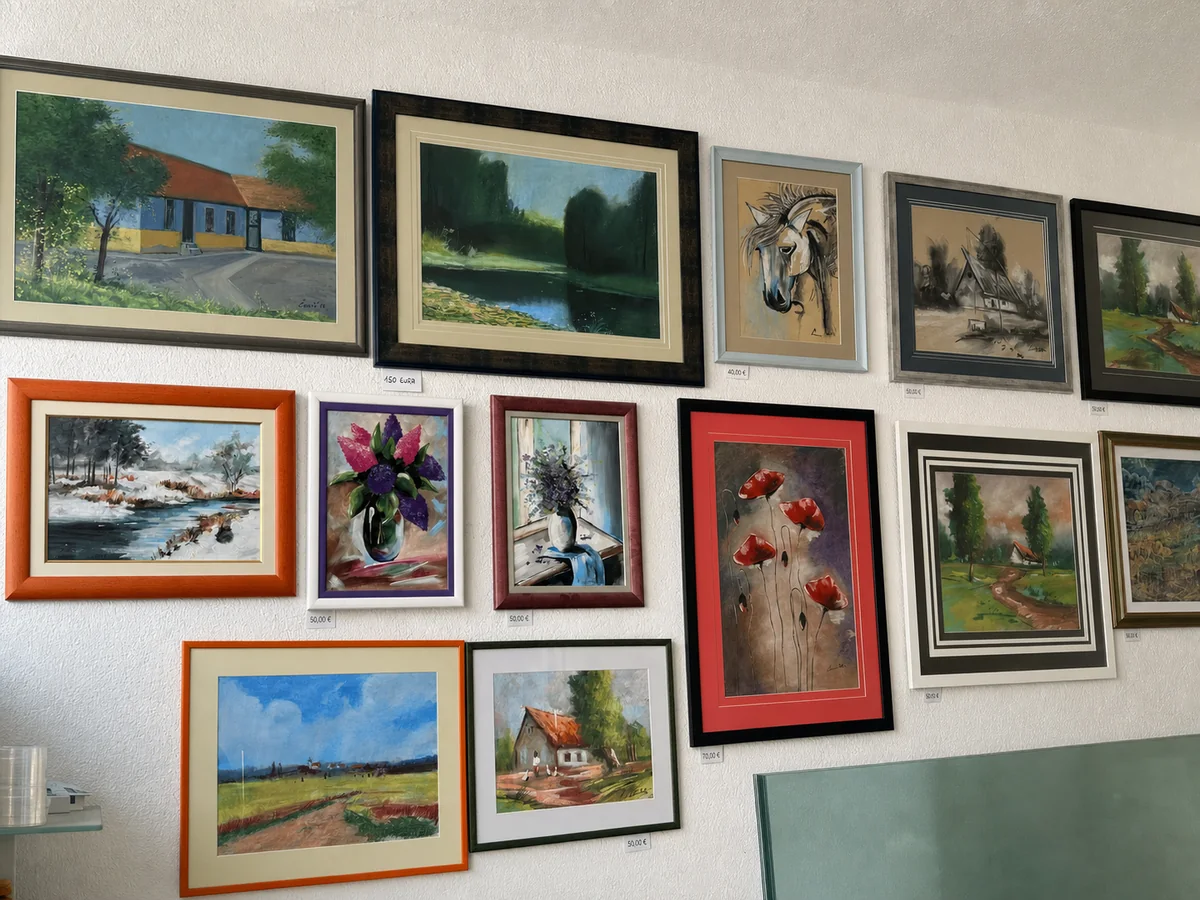 Izbor uramljenih slika i profila okvira